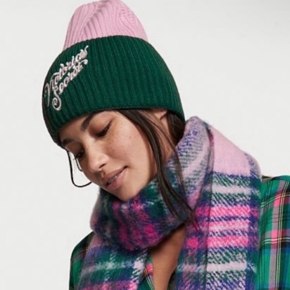 Victoria’s Secret Pink & Green Colorblock Knit Beanie NWT Cozy Winter Hat OS - Picture 4 of 4